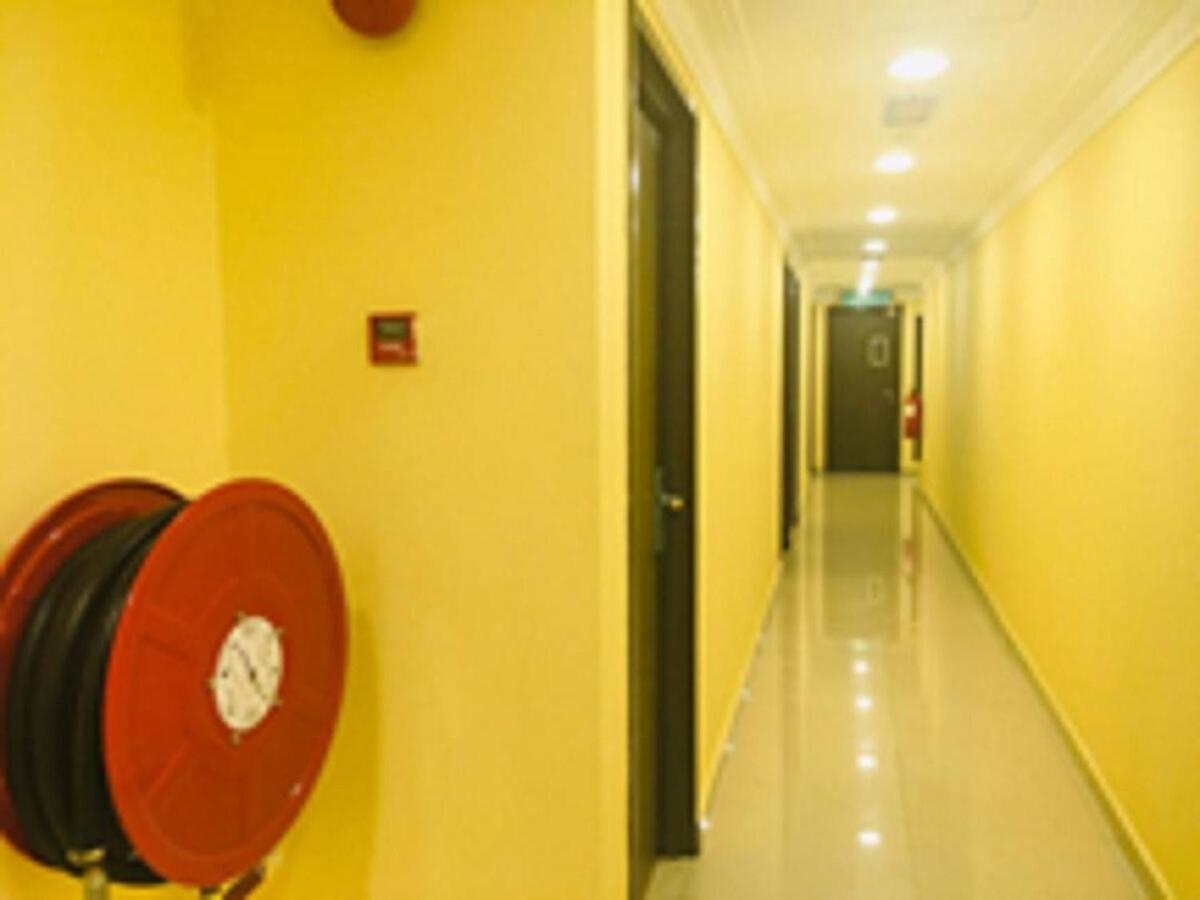 City Times Inn Seri Kembangan Luaran gambar