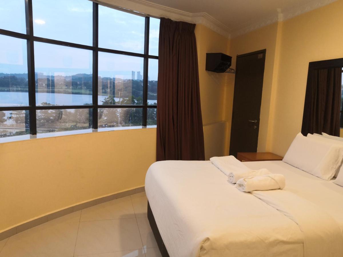 City Times Inn Seri Kembangan Luaran gambar
