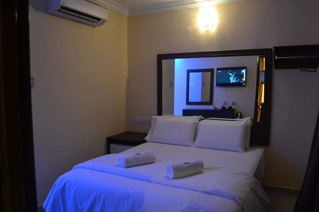 City Times Inn Seri Kembangan Luaran gambar